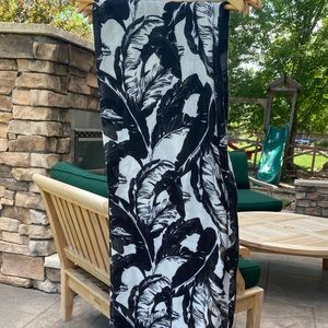 Black and white floral printed scarf